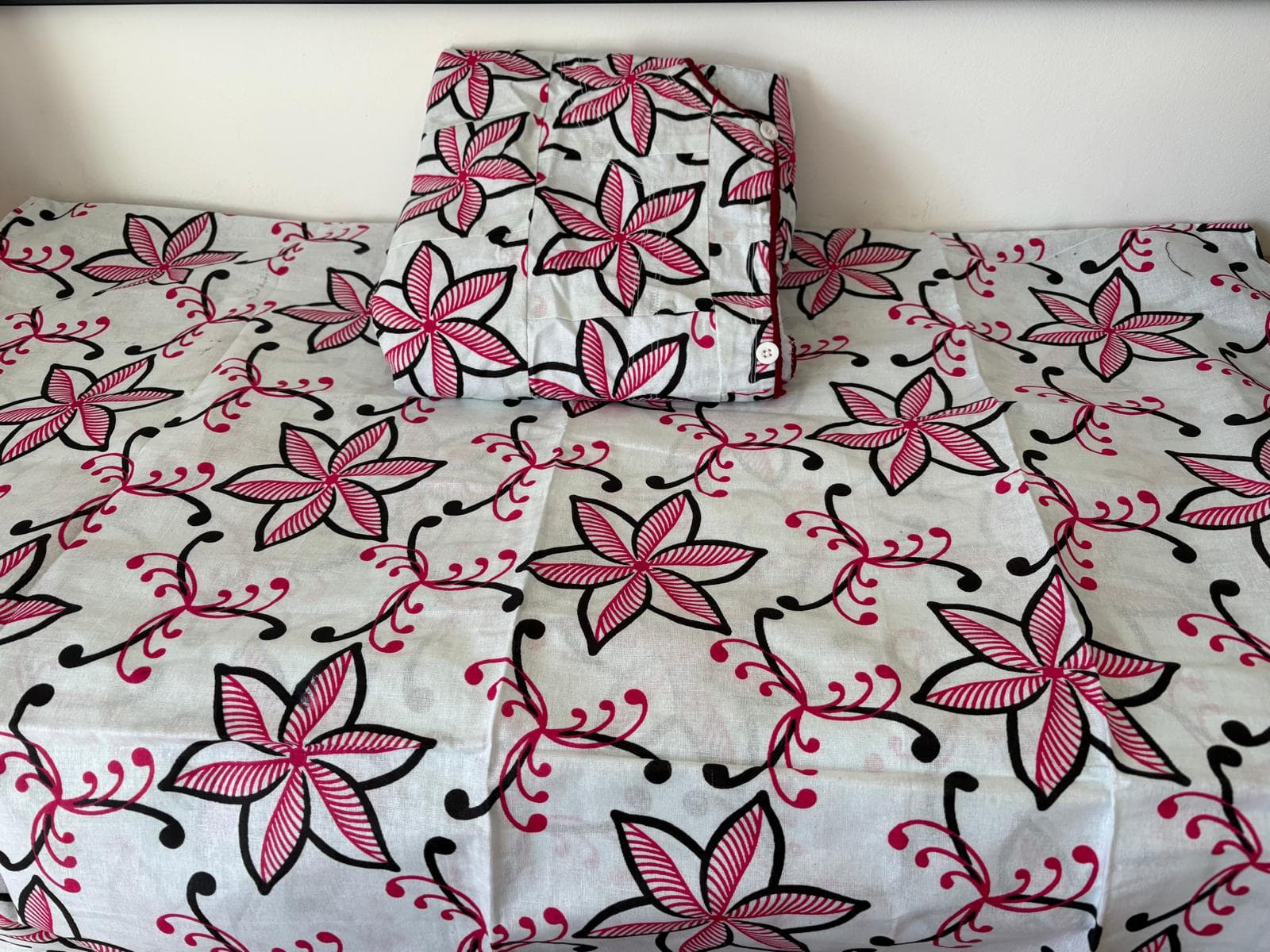 Gaouni Blanc Motif Floral Rose