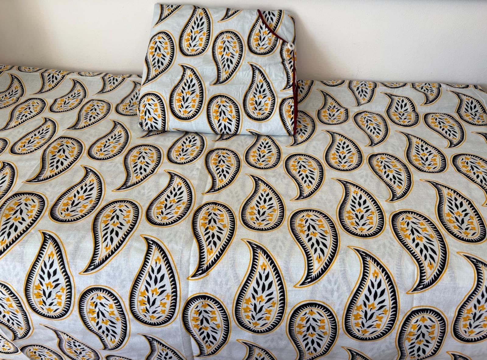 Gaouni Blanc Motif Cachemire Jaune