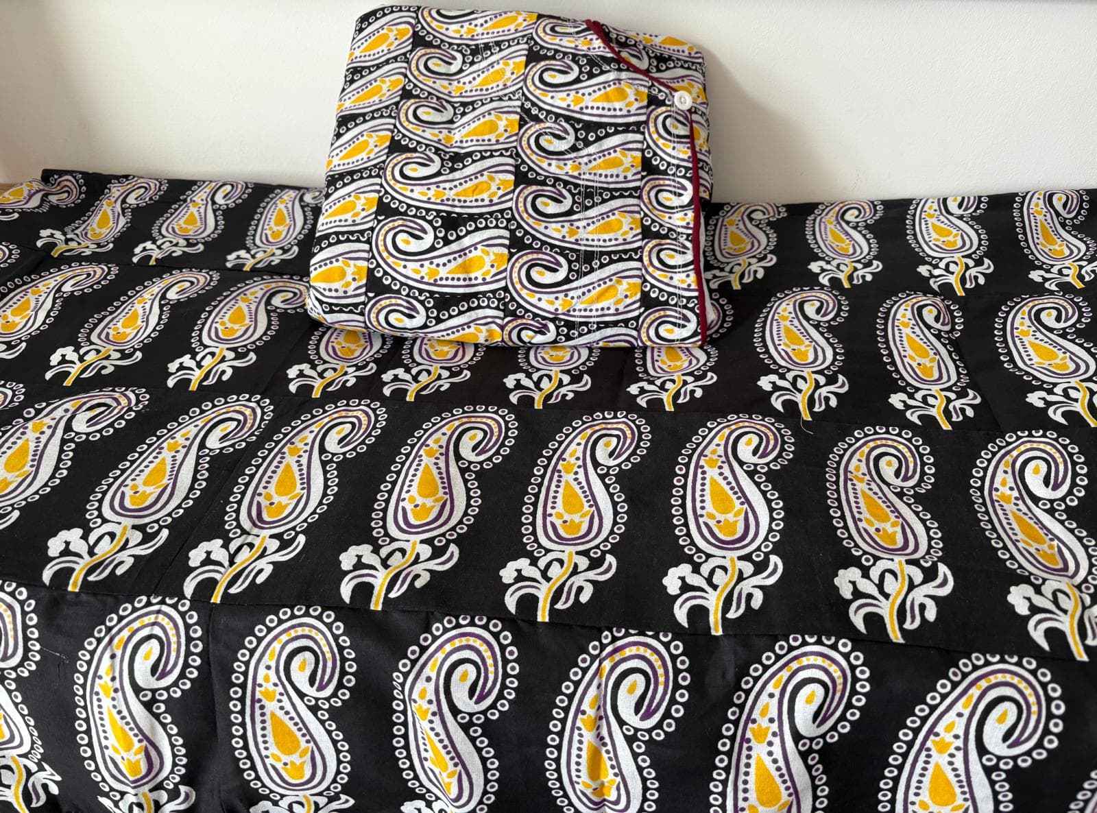 Gaouni Noir Motif Cachemire Jaune